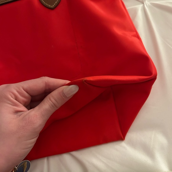 BRAND NEW !!! Red longchamp tote - Picture 7 of 7